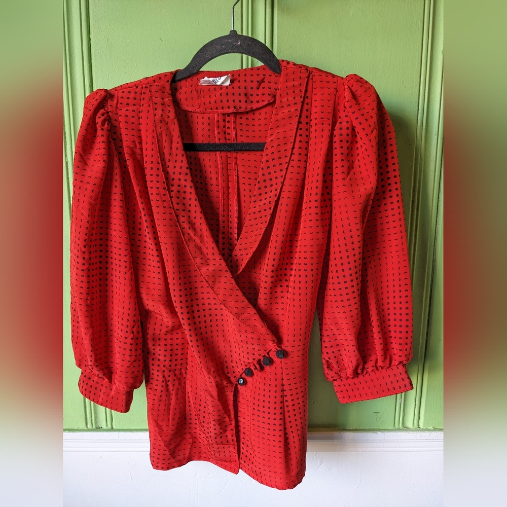 Vintage red top with incredible shoulders